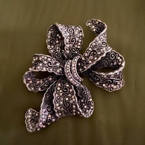 Premier Designs Brooche or necklace attachment